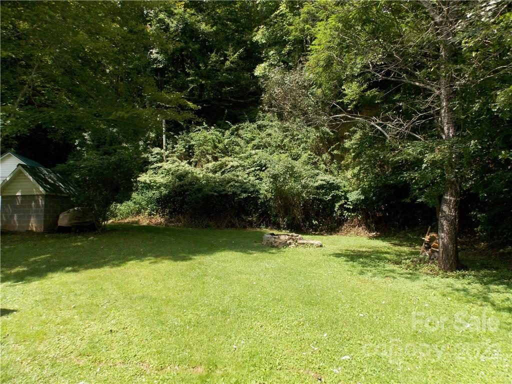 999 N Us 19e Highway Newland NC 28657