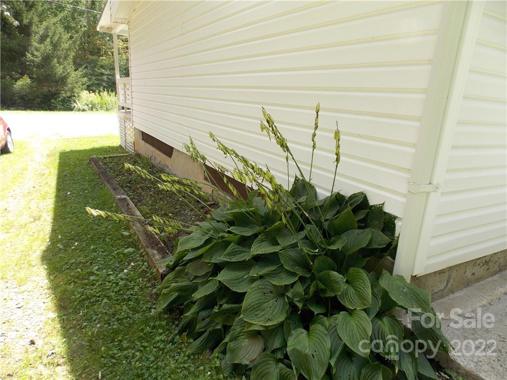 999 N Us 19e Highway Newland NC 28657