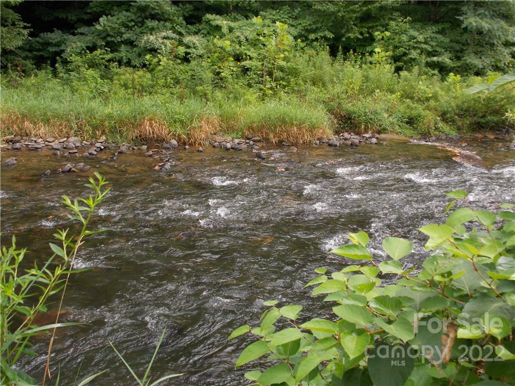 999 N Us 19e Highway Newland NC 28657