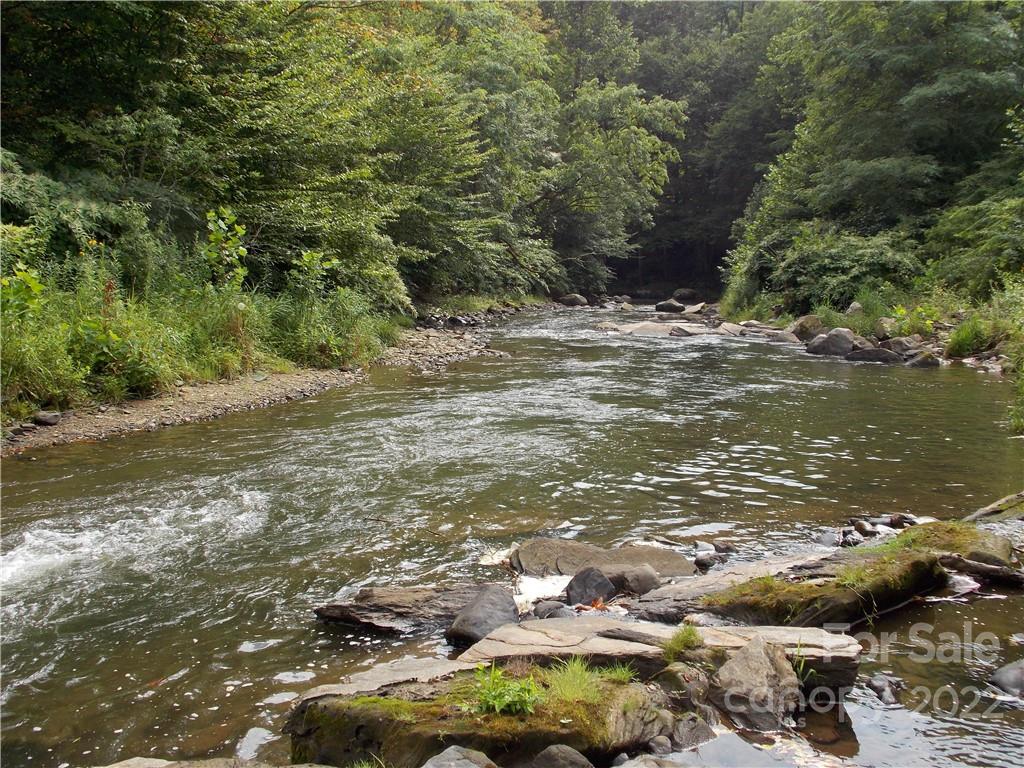 999 N Us 19e Highway Newland NC 28657