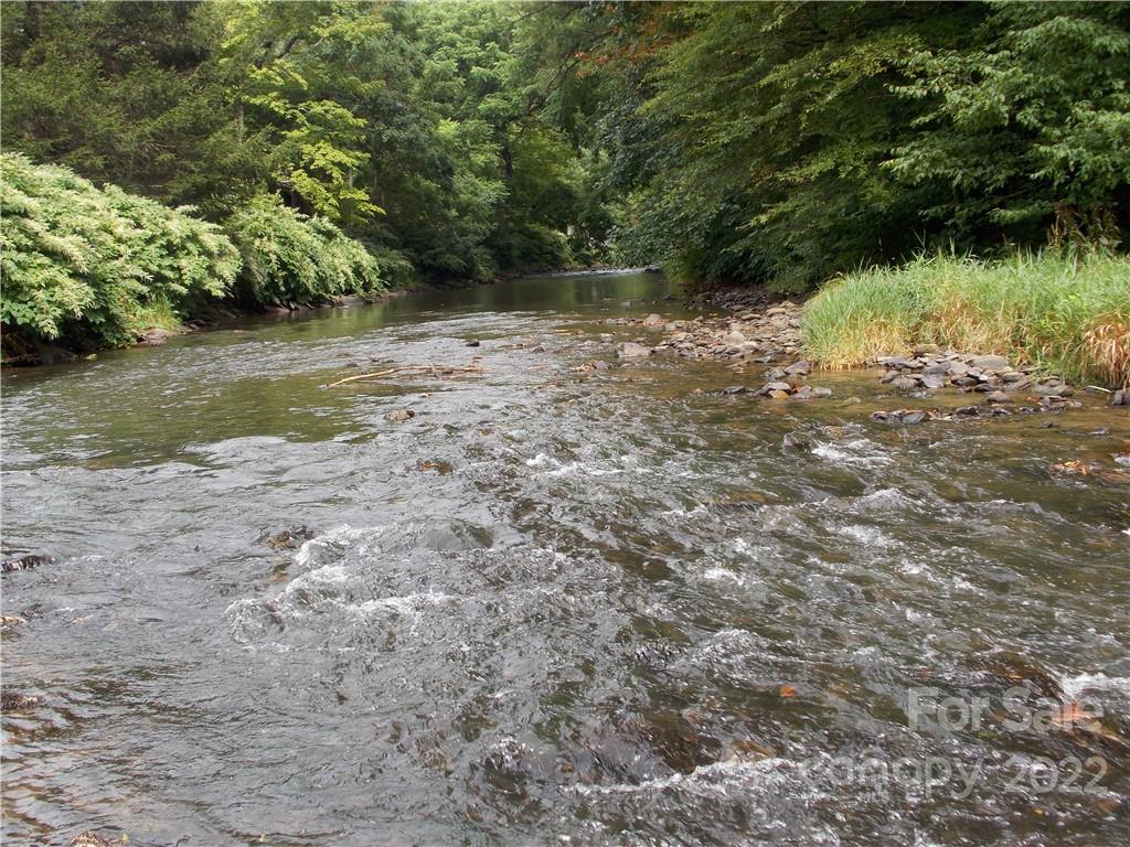 999 N Us 19e Highway Newland NC 28657