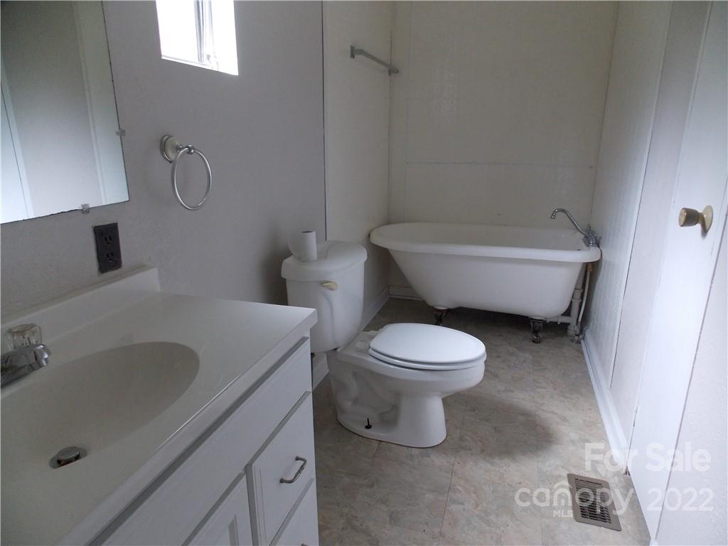 999 N Us 19e Highway Newland NC 28657