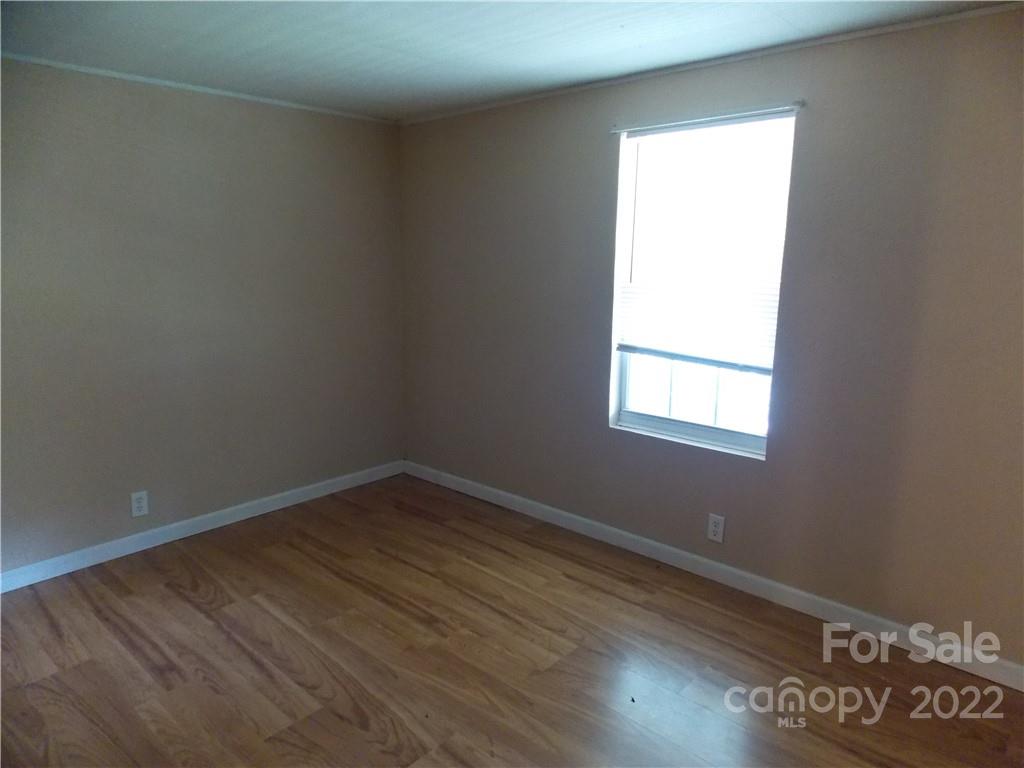 999 N Us 19e Highway Newland NC 28657