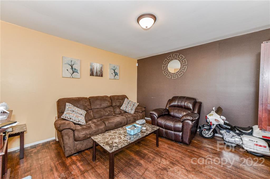 4206 Vinetta Court Charlotte NC 28215