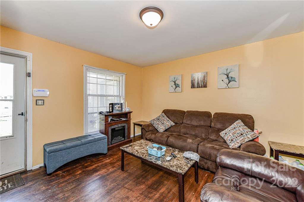 4206 Vinetta Court Charlotte NC 28215
