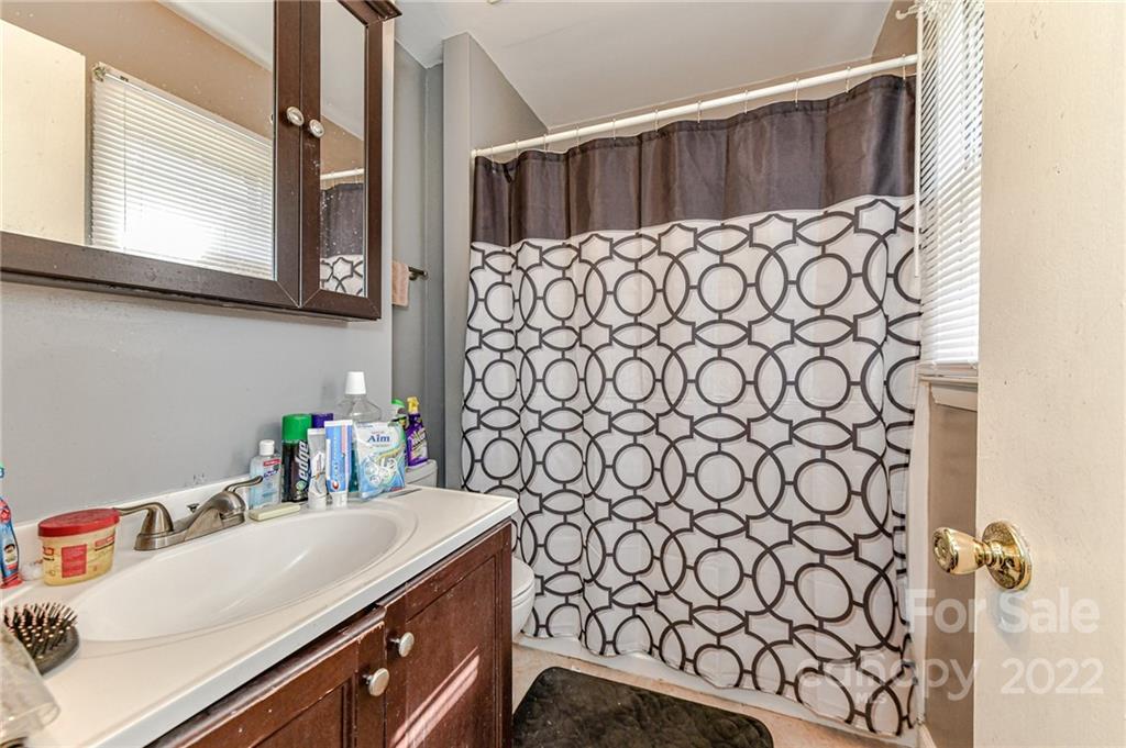 4206 Vinetta Court Charlotte NC 28215