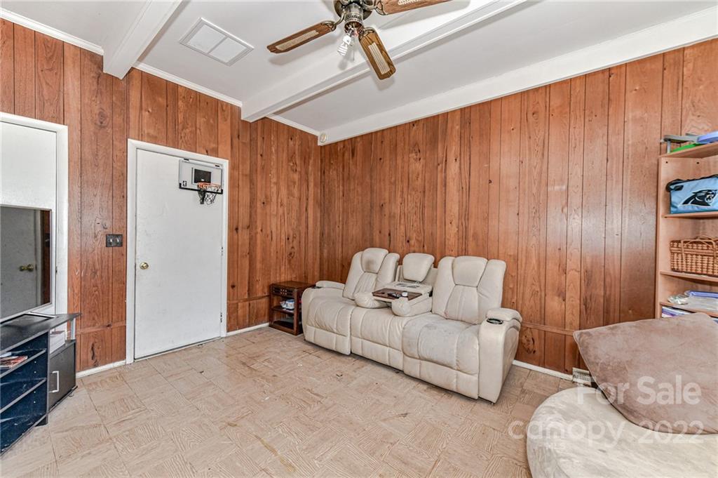 4206 Vinetta Court Charlotte NC 28215