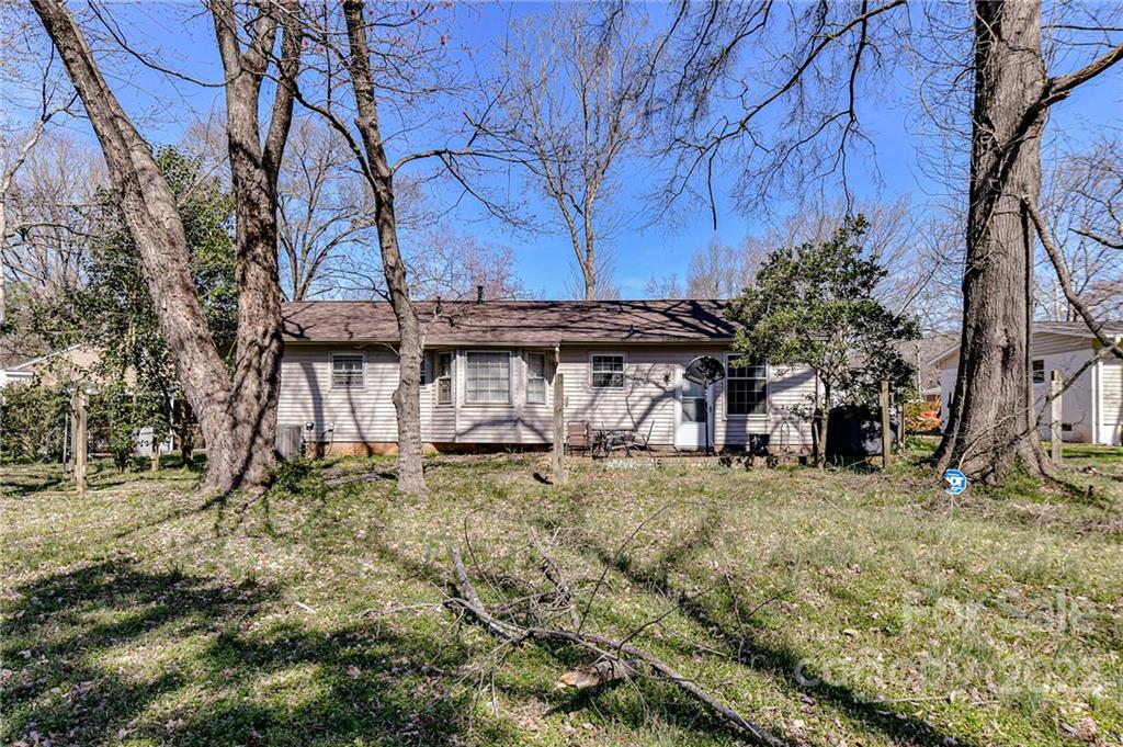 4206 Vinetta Court Charlotte NC 28215