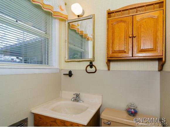 8 Ridgewood Avenue Weaverville NC 28787