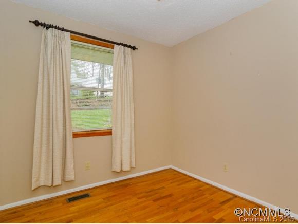 8 Ridgewood Avenue Weaverville NC 28787