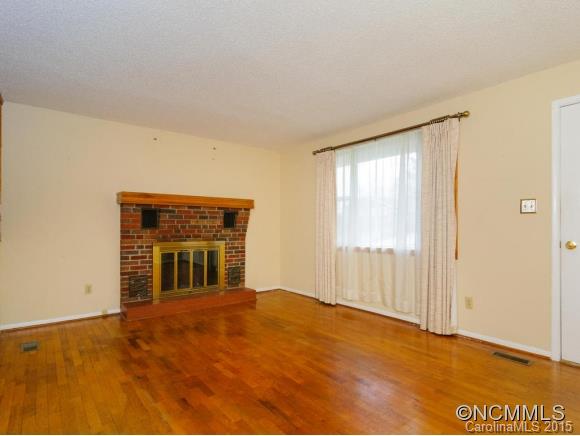 8 Ridgewood Avenue Weaverville NC 28787