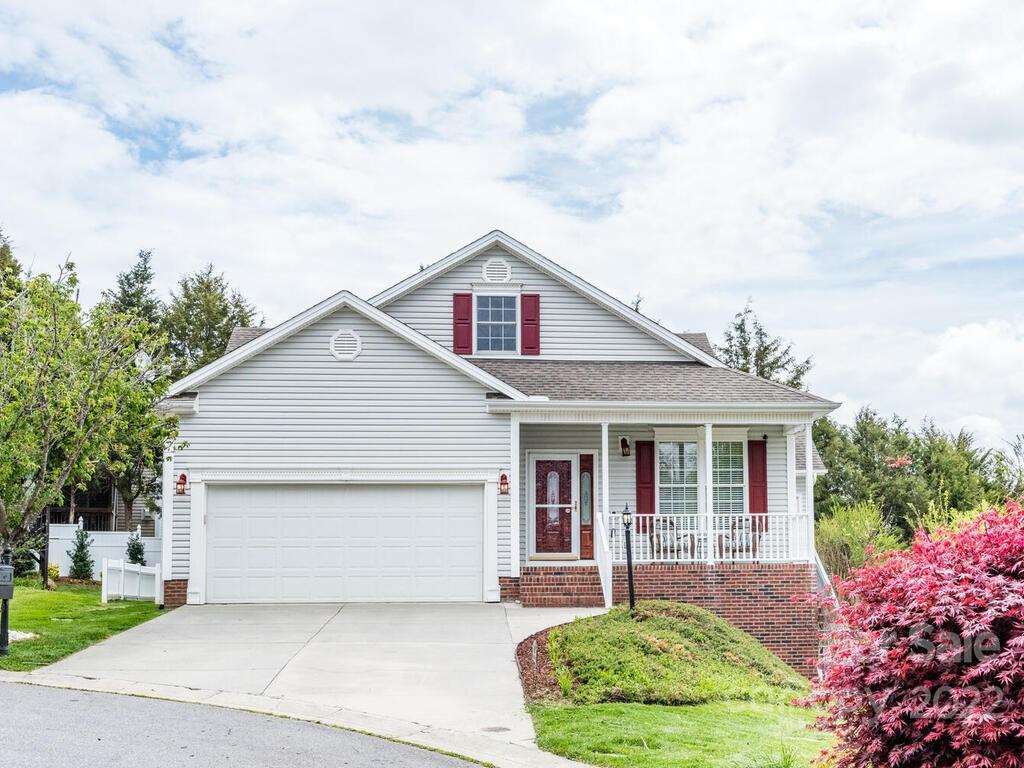 124 Willow Oak Drive Asheville NC 28805