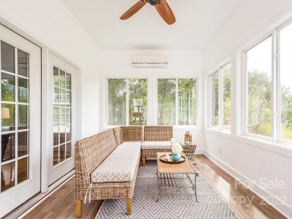 124 Willow Oak Drive Asheville NC 28805