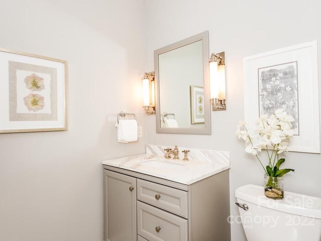 124 Willow Oak Drive Asheville NC 28805