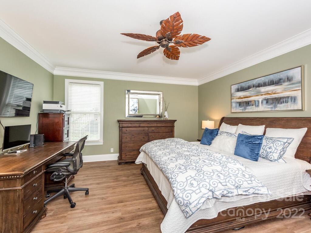 124 Willow Oak Drive Asheville NC 28805