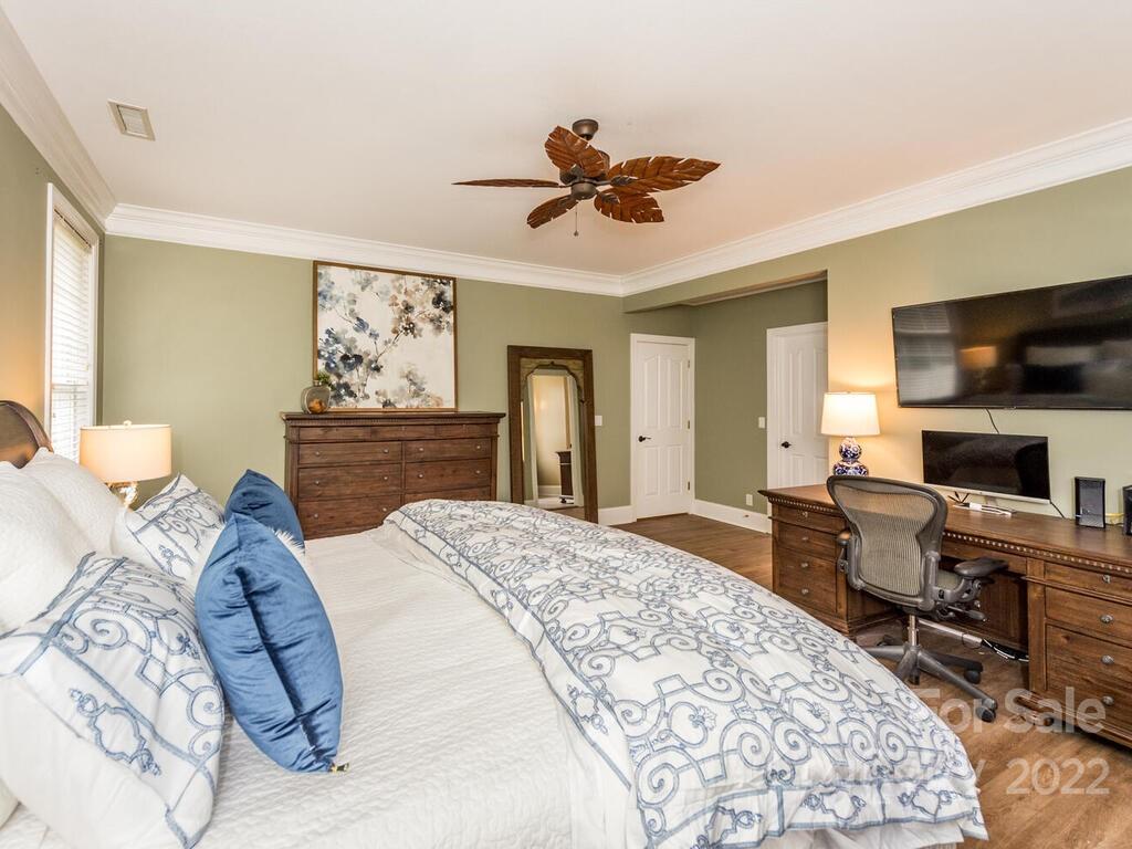 124 Willow Oak Drive Asheville NC 28805
