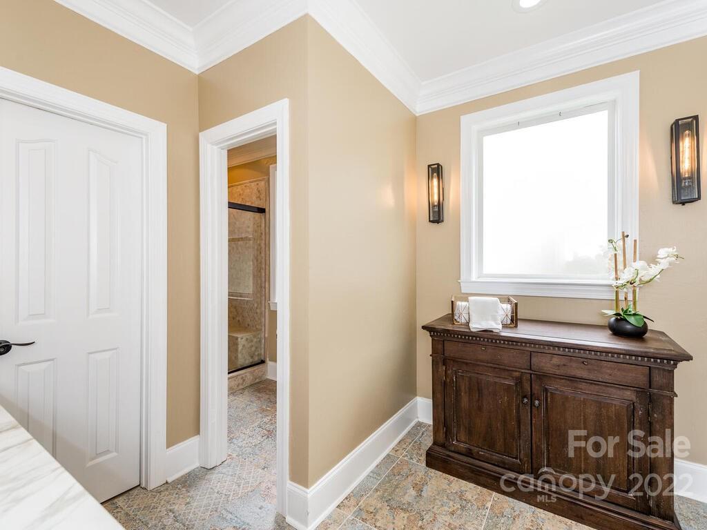 124 Willow Oak Drive Asheville NC 28805