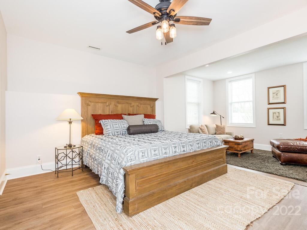 124 Willow Oak Drive Asheville NC 28805