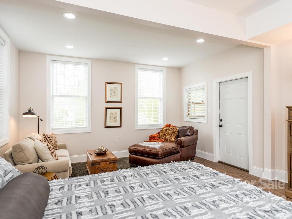 124 Willow Oak Drive Asheville NC 28805