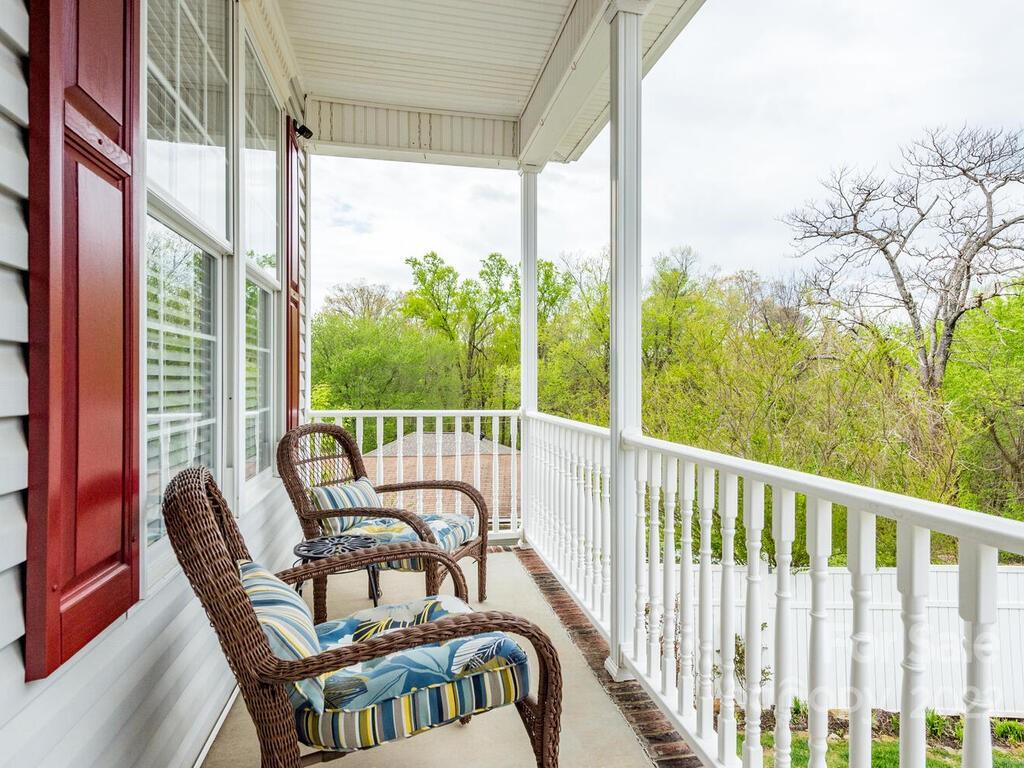 124 Willow Oak Drive Asheville NC 28805