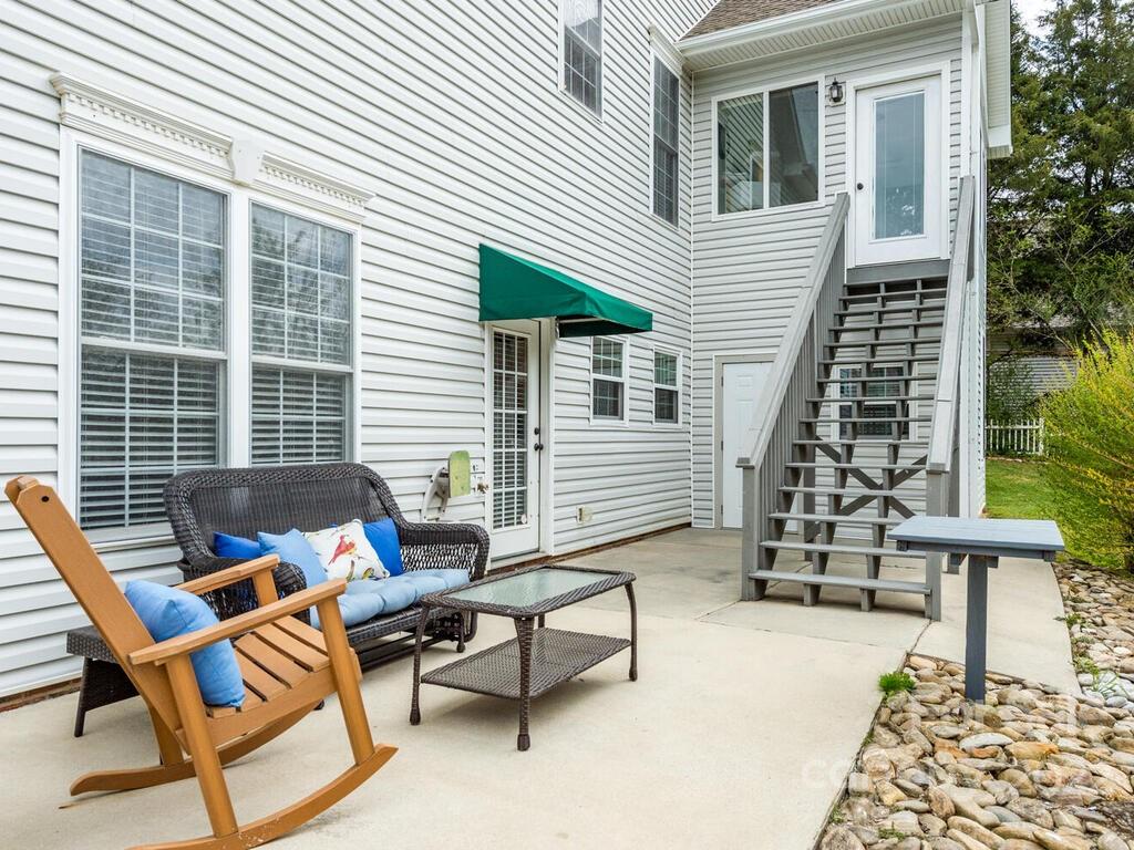 124 Willow Oak Drive Asheville NC 28805