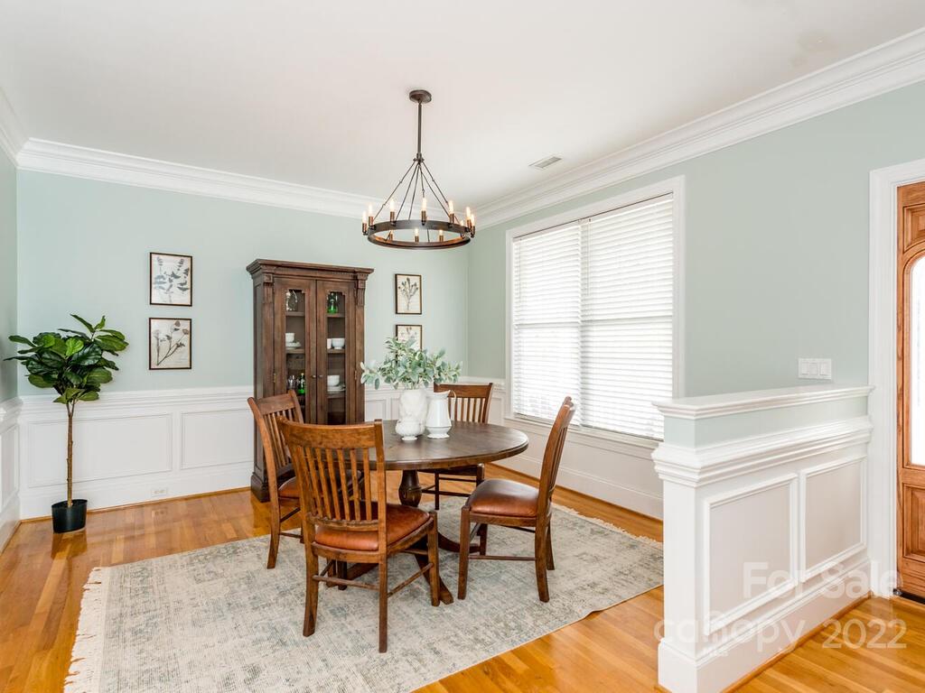 124 Willow Oak Drive Asheville NC 28805