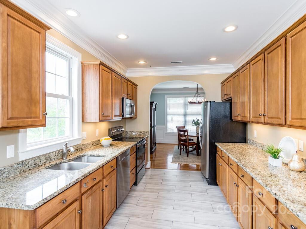 124 Willow Oak Drive Asheville NC 28805