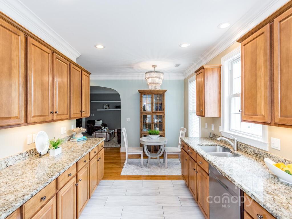 124 Willow Oak Drive Asheville NC 28805