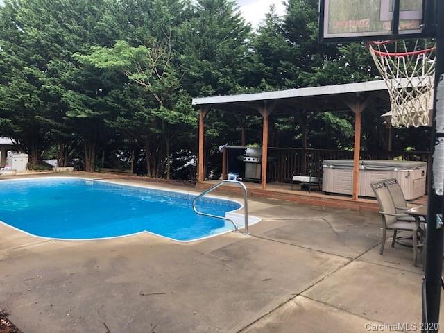 313 Mountain Crest Road Swannanoa NC 28778