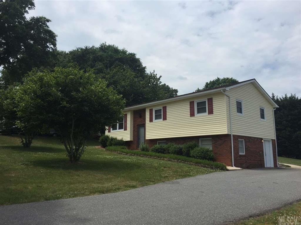 1114 Sandhurst Drive Newton NC 28658