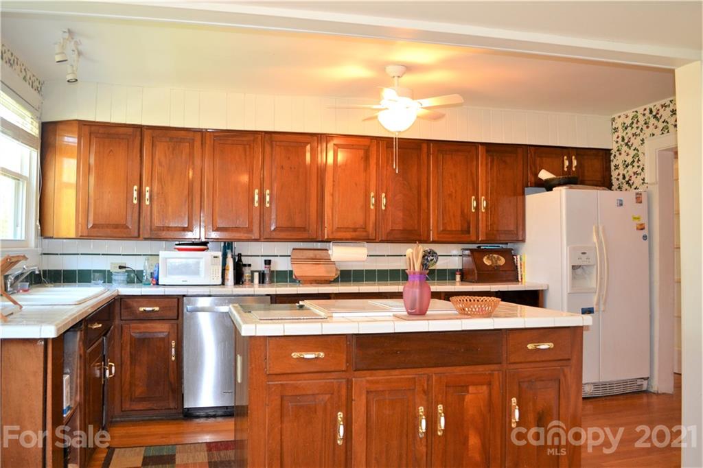 77 Hennessee Street Morganton NC 28655