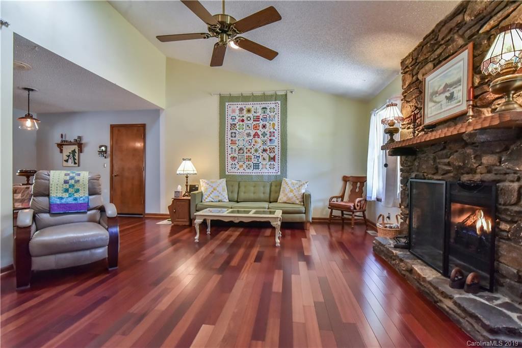 134 Terrace Drive Weaverville NC 28787
