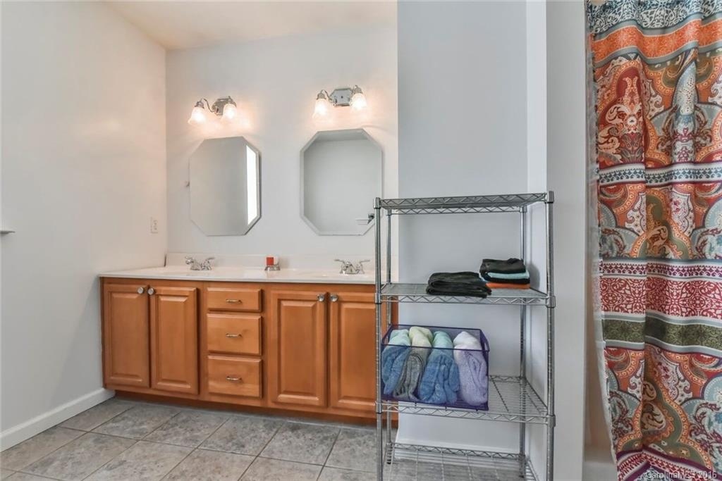 10 Apple Tree Way Asheville NC 28805