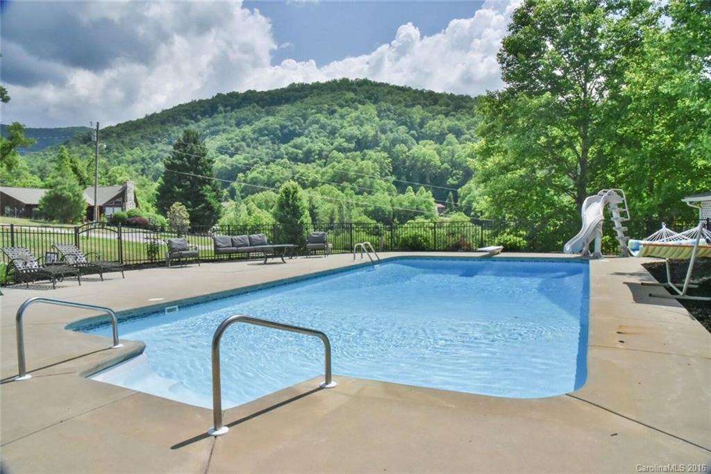 10 Apple Tree Way Asheville NC 28805