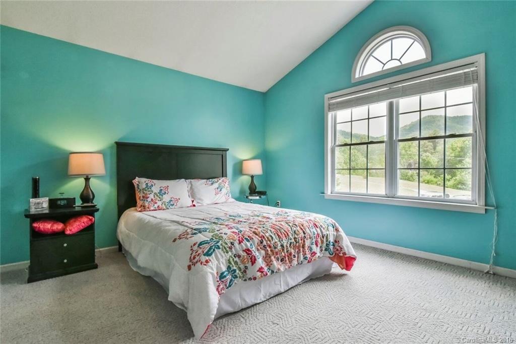 10 Apple Tree Way Asheville NC 28805