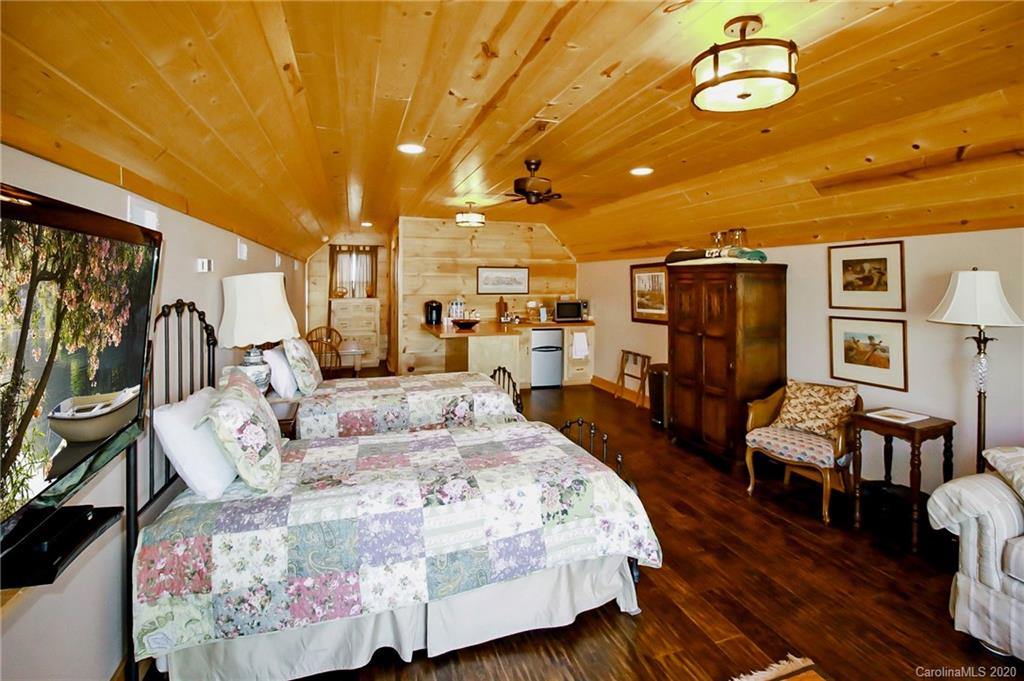 1709 Grandview Peaks Drive Nebo NC 28761