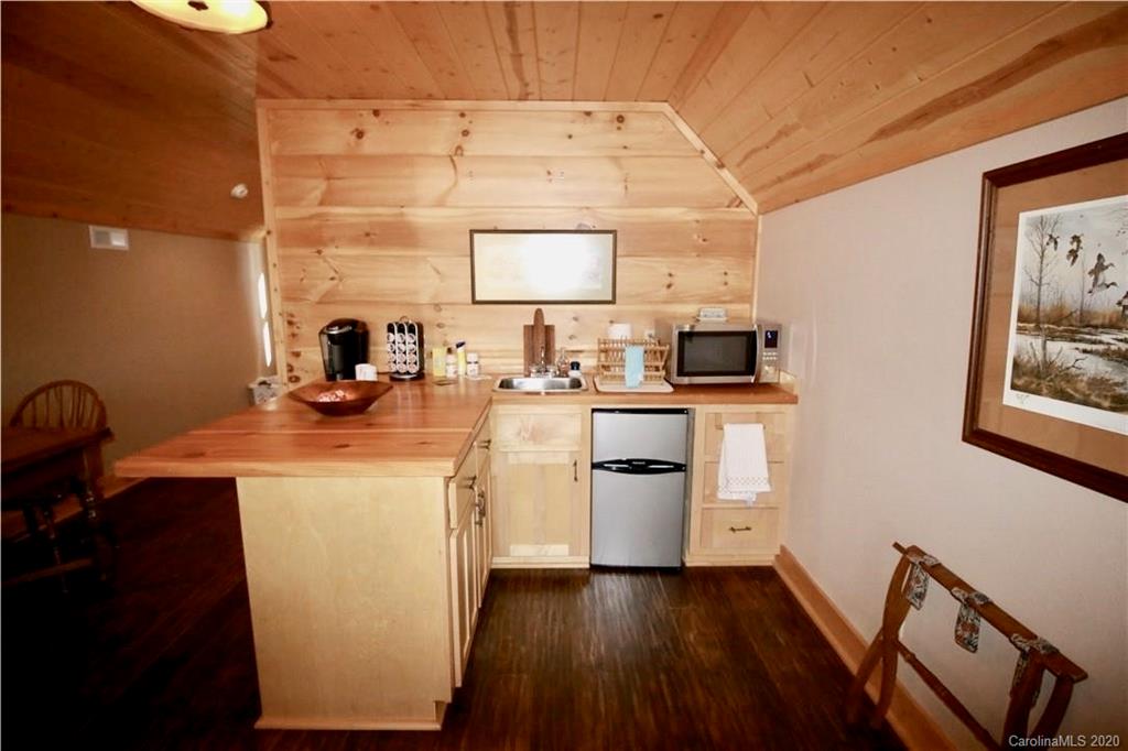 1709 Grandview Peaks Drive Nebo NC 28761
