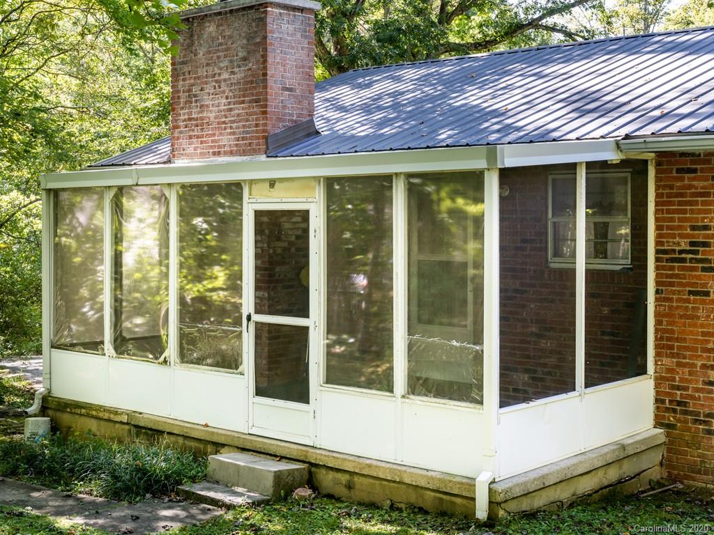 83 Harris Road Fairview NC 28730
