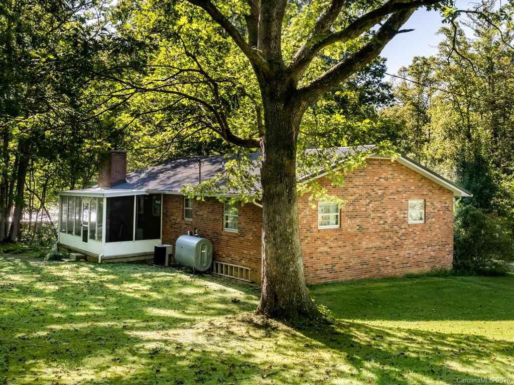 83 Harris Road Fairview NC 28730