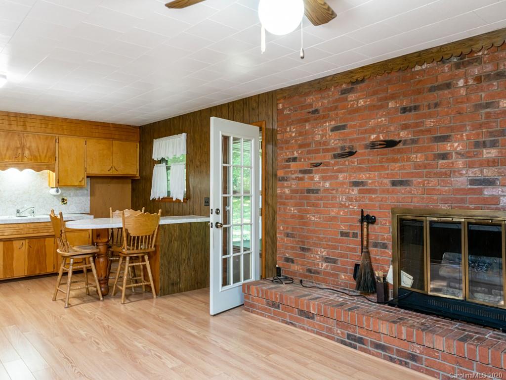83 Harris Road Fairview NC 28730