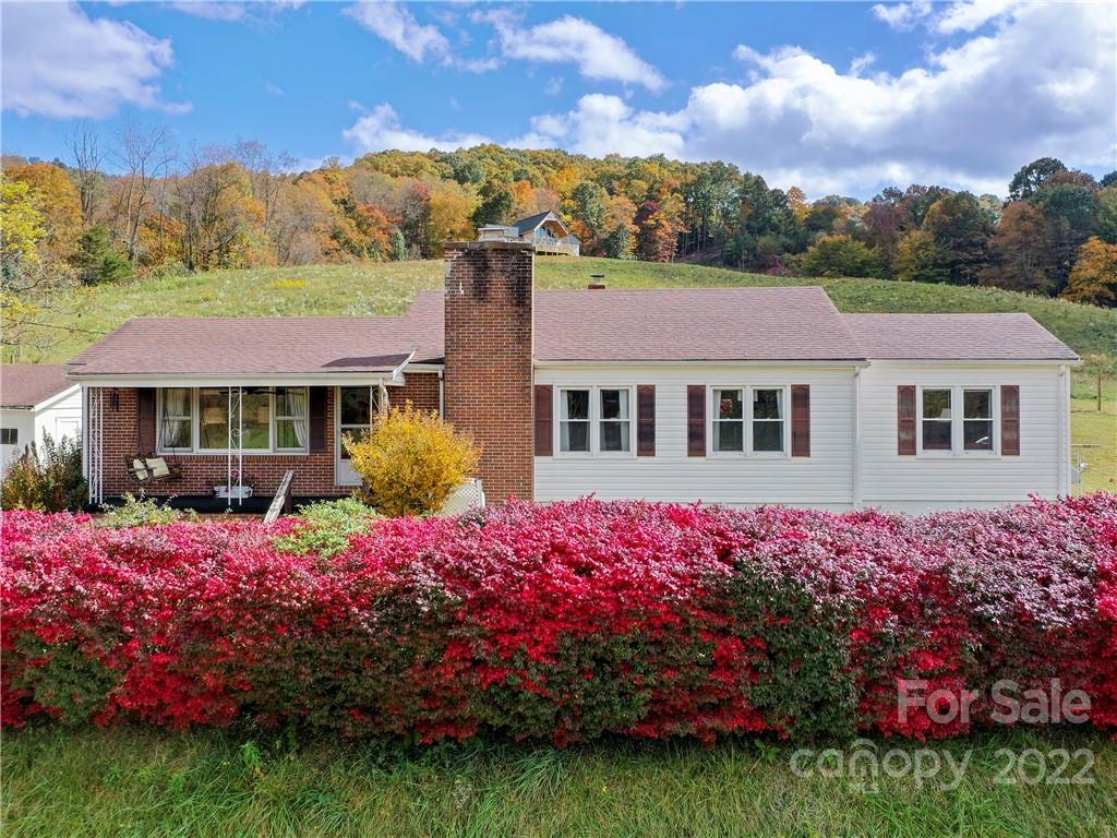 50 Farmhouse Road Canton NC 28716