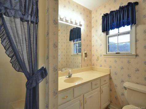 32 Bobwhite Hill Leicester NC 28748