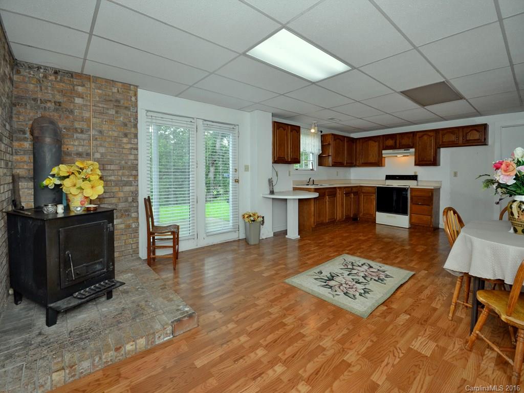 32 Bobwhite Hill Leicester NC 28748
