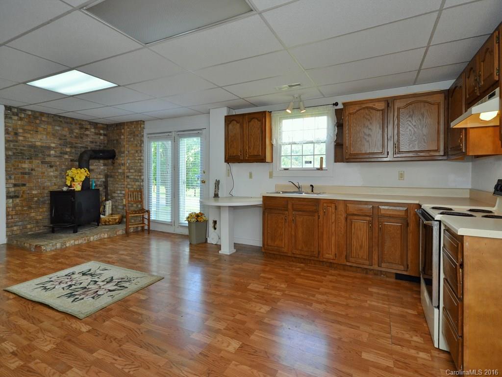32 Bobwhite Hill Leicester NC 28748