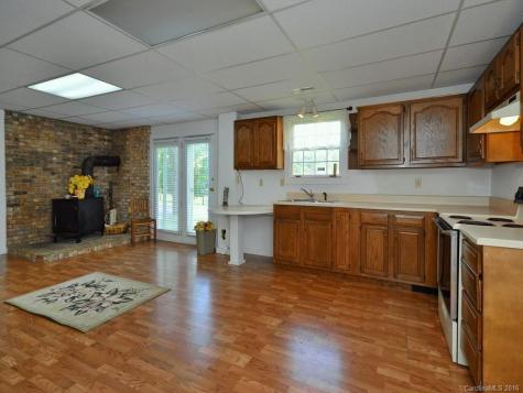 32 Bobwhite Hill Leicester NC 28748