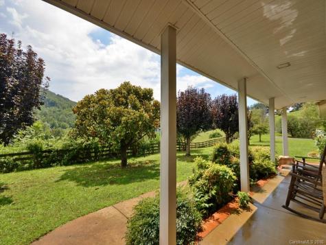 32 Bobwhite Hill Leicester NC 28748