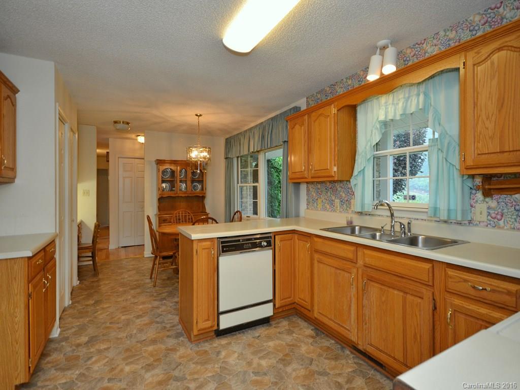 32 Bobwhite Hill Leicester NC 28748