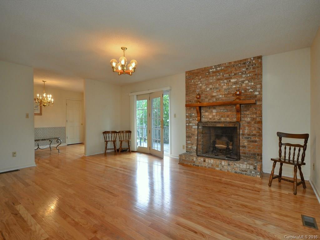 32 Bobwhite Hill Leicester NC 28748