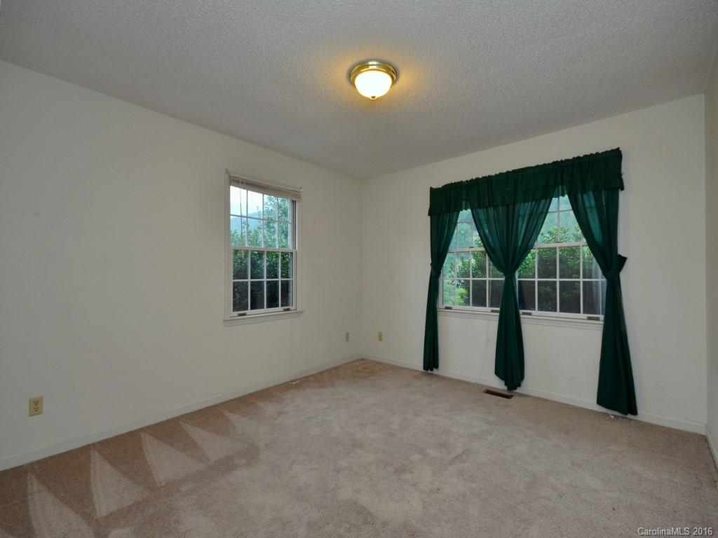 32 Bobwhite Hill Leicester NC 28748