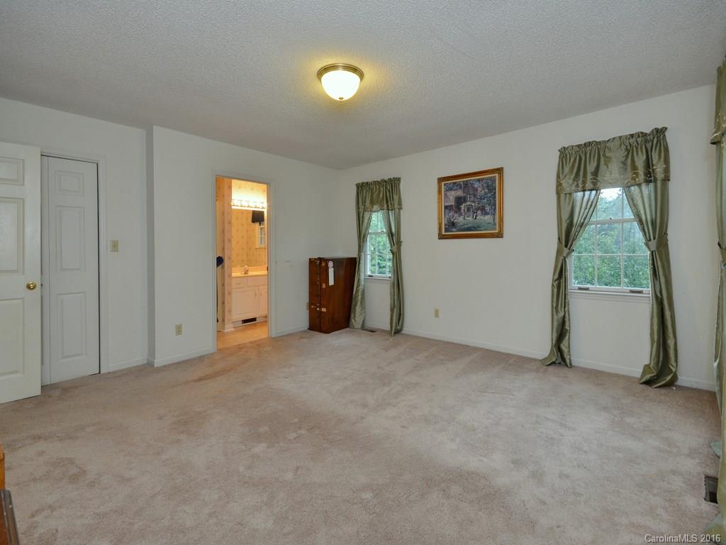 32 Bobwhite Hill Leicester NC 28748